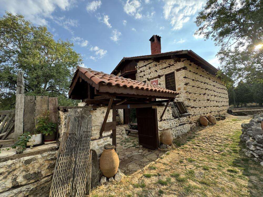 Konya yolu içinden geçen köyü, 350 yıllık sırrı ayakta tutuyor 5